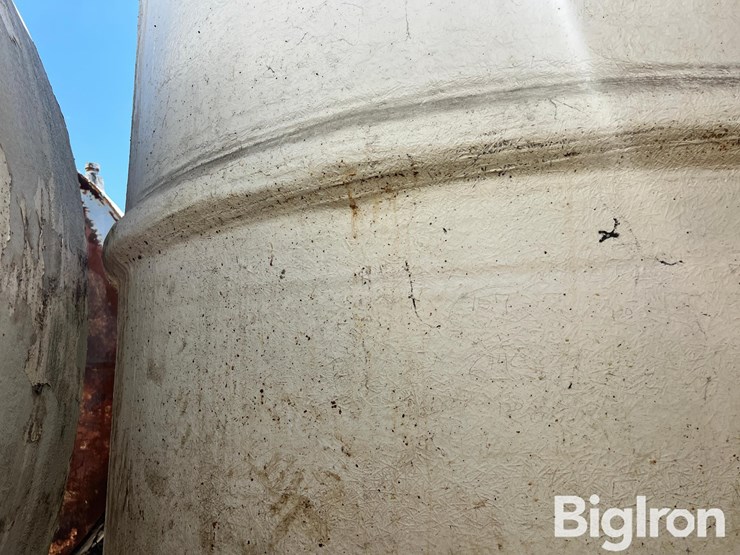 7,000-gallon-(approx.)-fiberglass-liquid-feed-storage-tank-image-4
