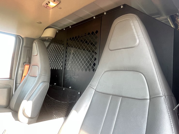 #1033-•-2023-chevy-express-van-(has-wi-salvage-title)-image-40