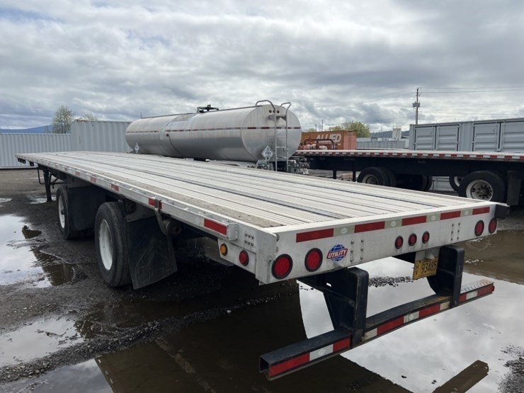 2019-utility-flatbed-image-4
