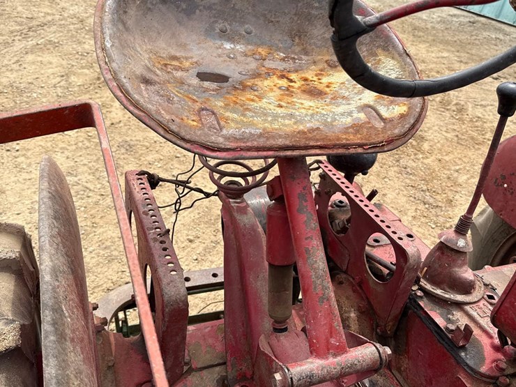 farmall-b-tractor-w/-5ft-belly-mower-image-18