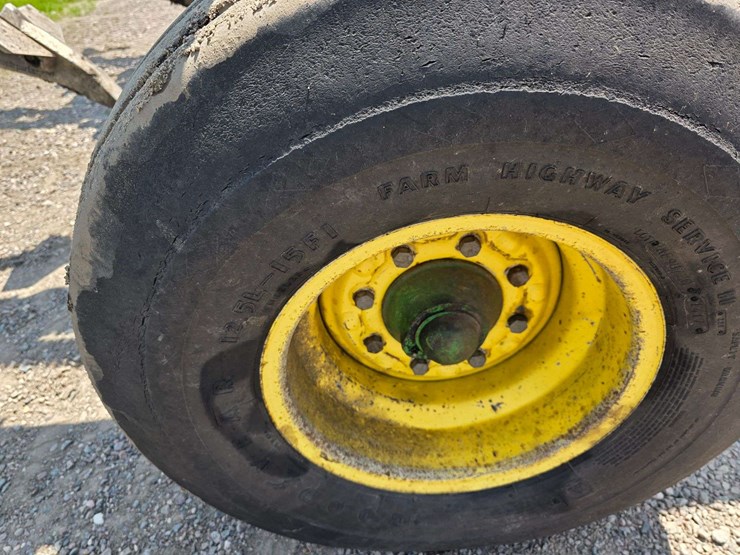 john-deere-2700-image-11