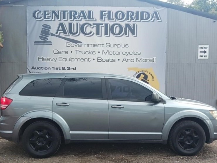 2010-dodge-journey-image-1