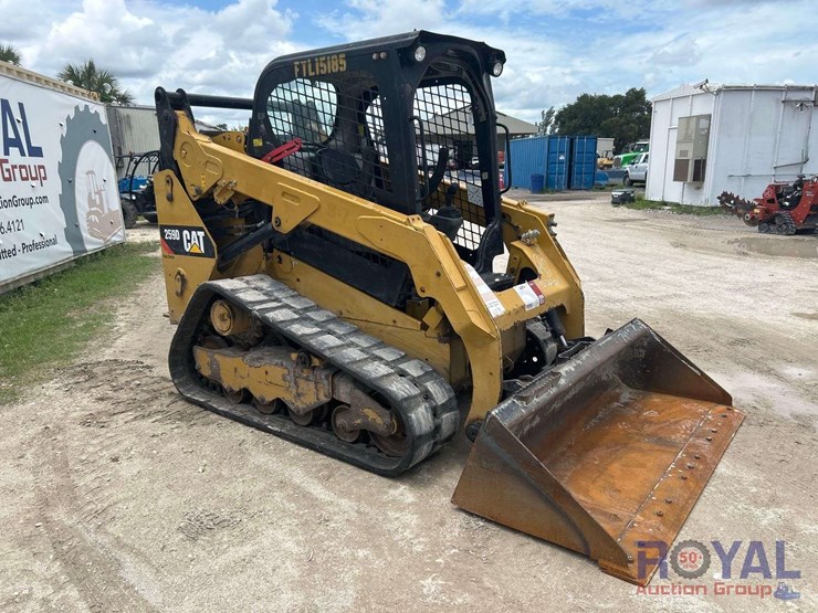 2017-caterpillar-259d-image-2