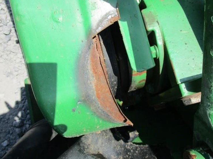 john-deere-r240-image-6