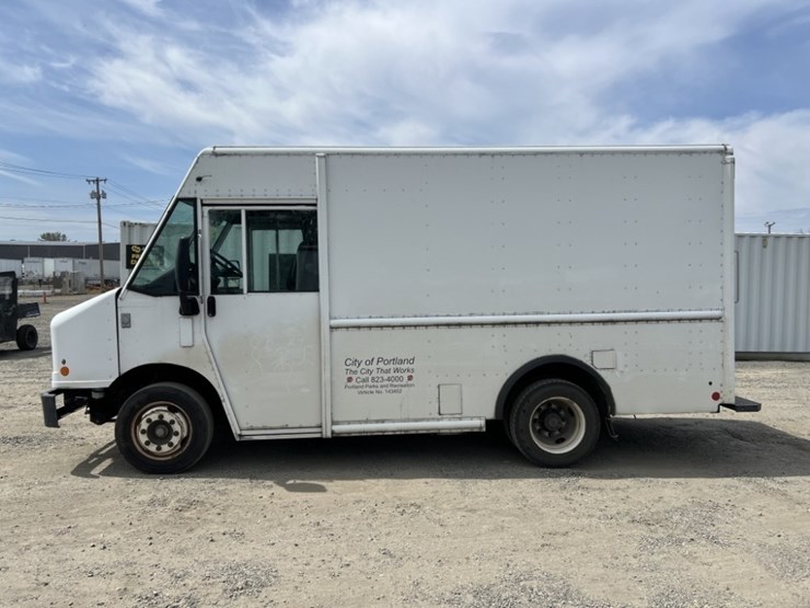 2014-freightliner-mt45-image-7