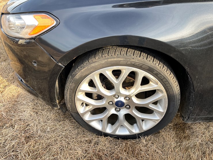 #1043-•-2014-ford-fusion-sedan-(wi-title-in-delay)-image-9