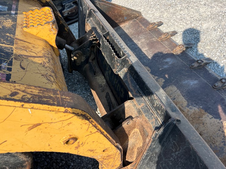 2007-caterpillar-267b-image-4