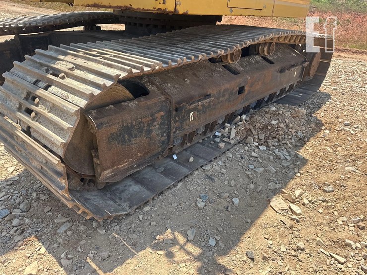 2015-caterpillar-335f-lcr-image-10