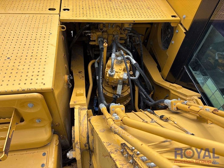 2017-caterpillar-326fl-image-24