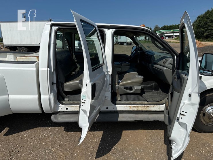 2004-ford-f350-image-11
