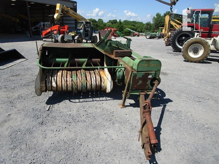 john-deere-24t-image-1