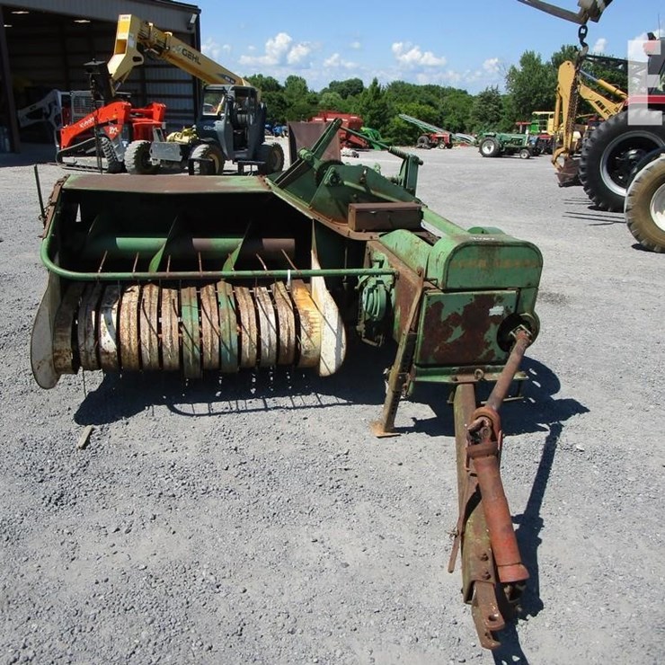 JOHN DEERE 24T