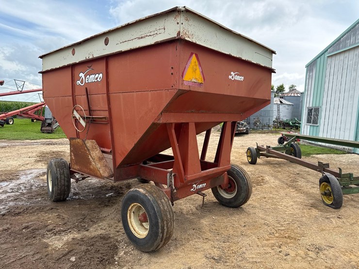 demco-325bu-gravity-wagon-image-4