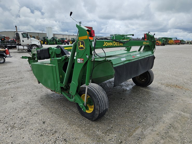 2018-john-deere-635-image-10