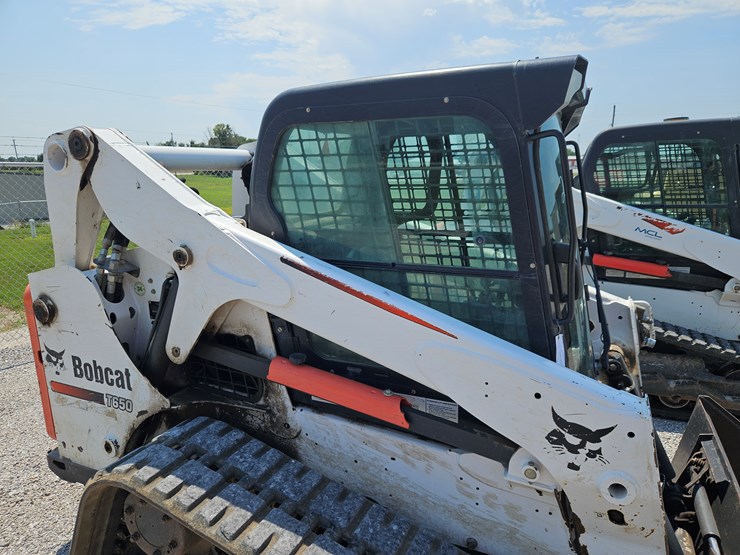 2013-bobcat-t650-image-24