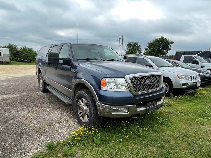 #1037-•-2005-ford-lariat-crew-cab-4x4-(has-wi-title)-image-3