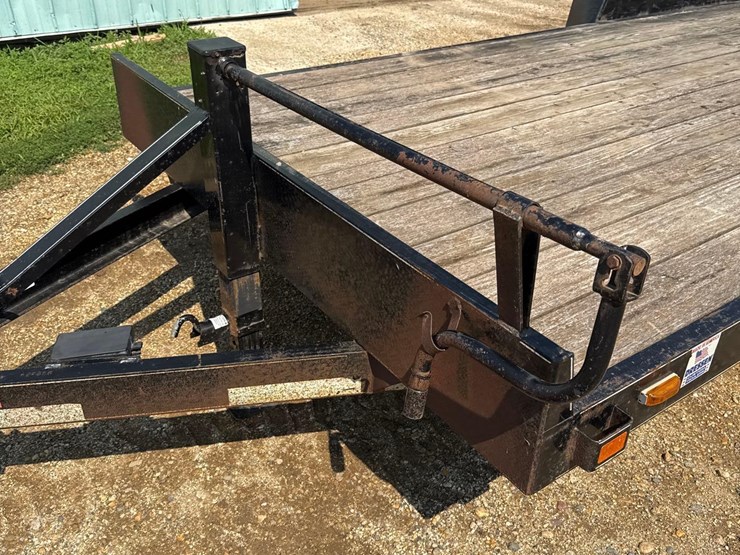 2013-dressen-dct-83-inch-x-20ft-flatbed-trailer-image-13