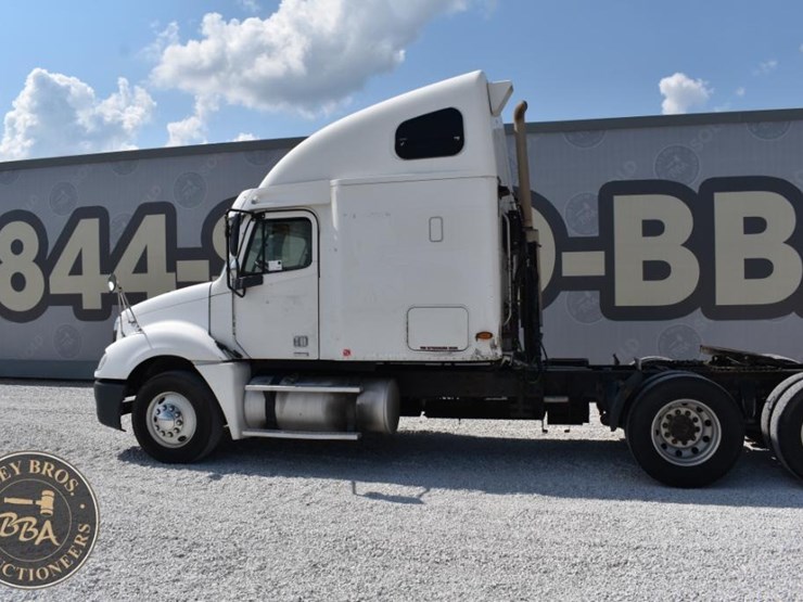 2003-freightliner-columbia-120-image-6