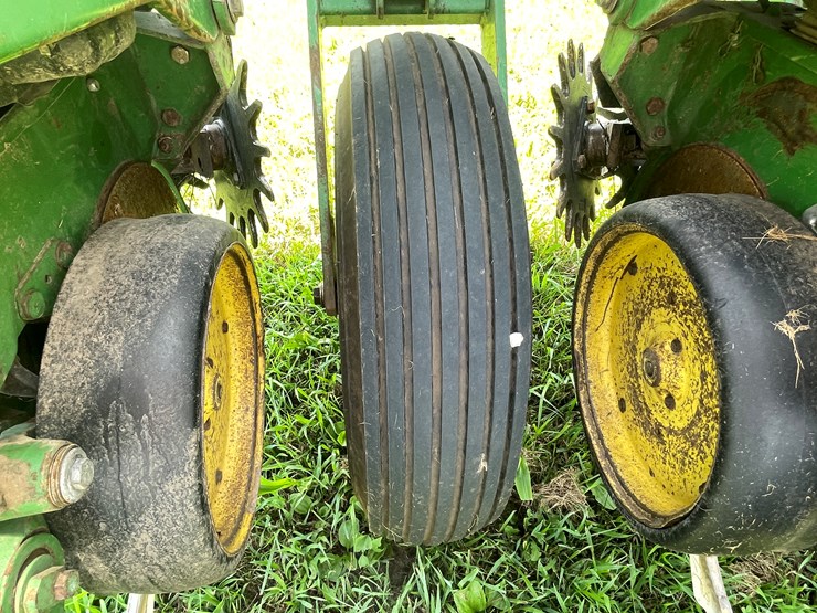 john-deere-7200-image-56