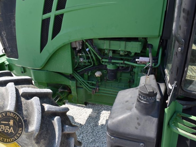 2017-john-deere-6120e-image-24