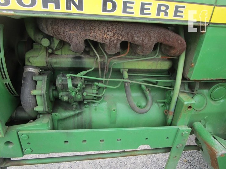 john-deere-2440-image-11