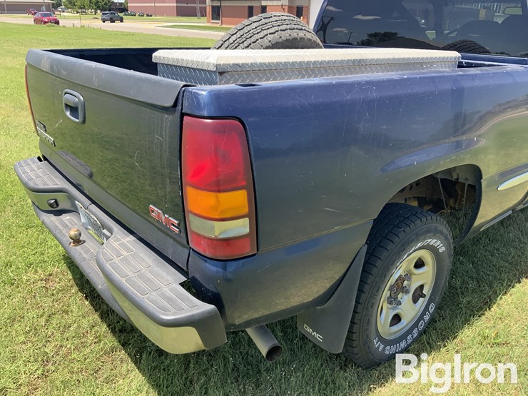 2002-gmc-sierra-1500-image-16