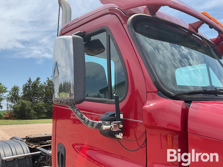 2014-freightliner-cascadia-125-image-14