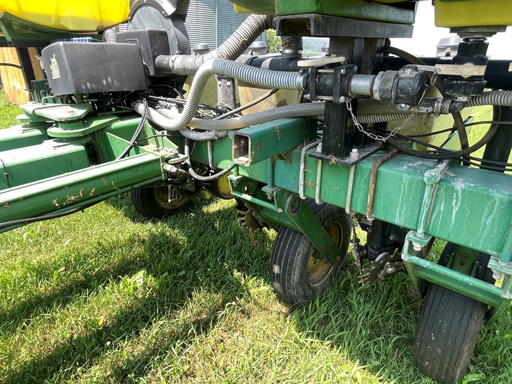 john-deere-7200-image-64