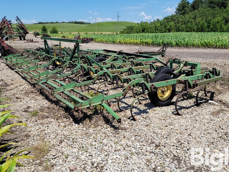 john-deere-1010-image-5