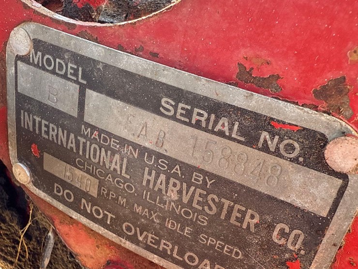 farmall-b-tractor-image-21