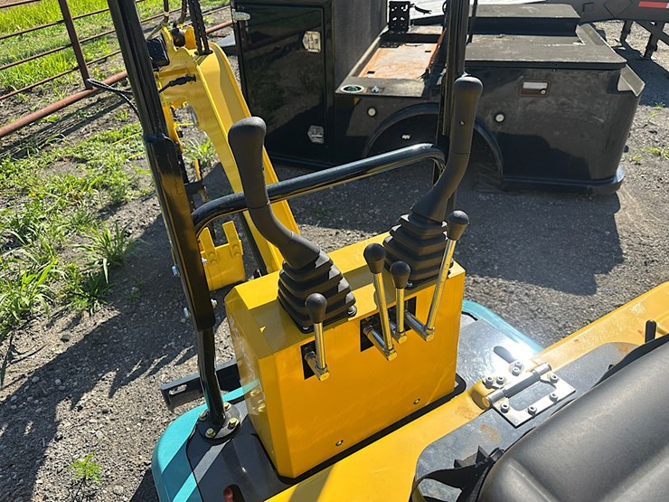 digmaster-dm100-mini-excavator-image-5