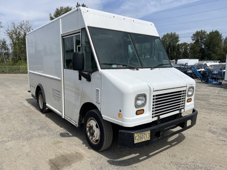 2014-freightliner-mt45-image-2