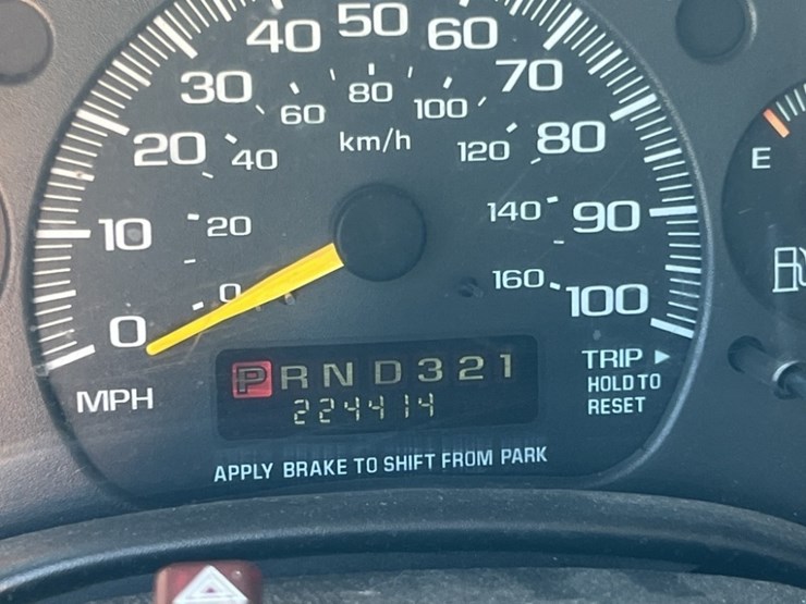 2001-gmc-3500-image-19