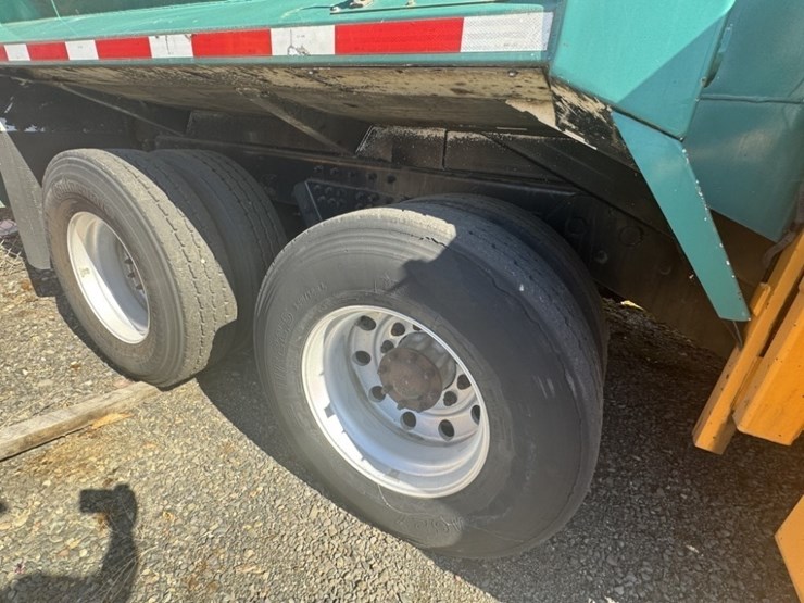 2007-peterbilt-320-image-5
