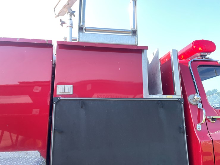 #1017-•-1985-retired-firetruck-(has-wi-title)-image-42