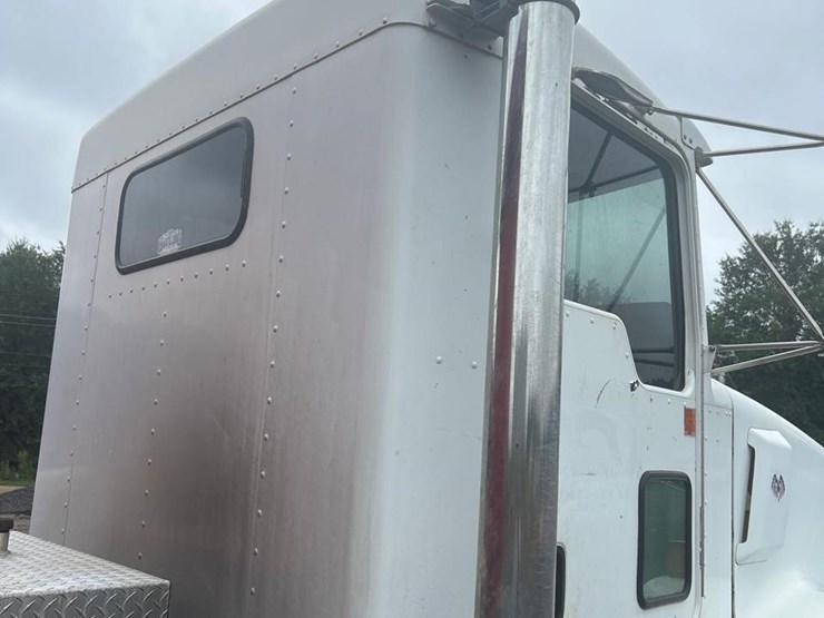 2004-kenworth-t800-image-25