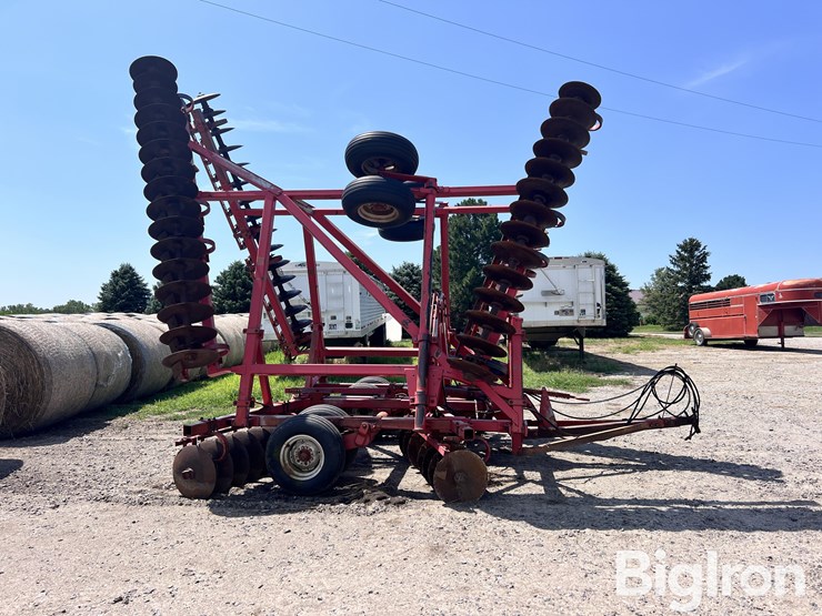 massey-ferguson-820-image-4