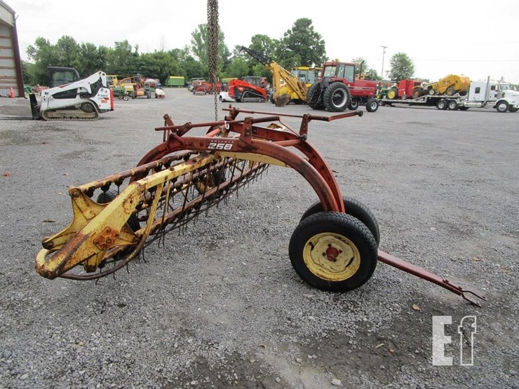 new-holland-258-image-1