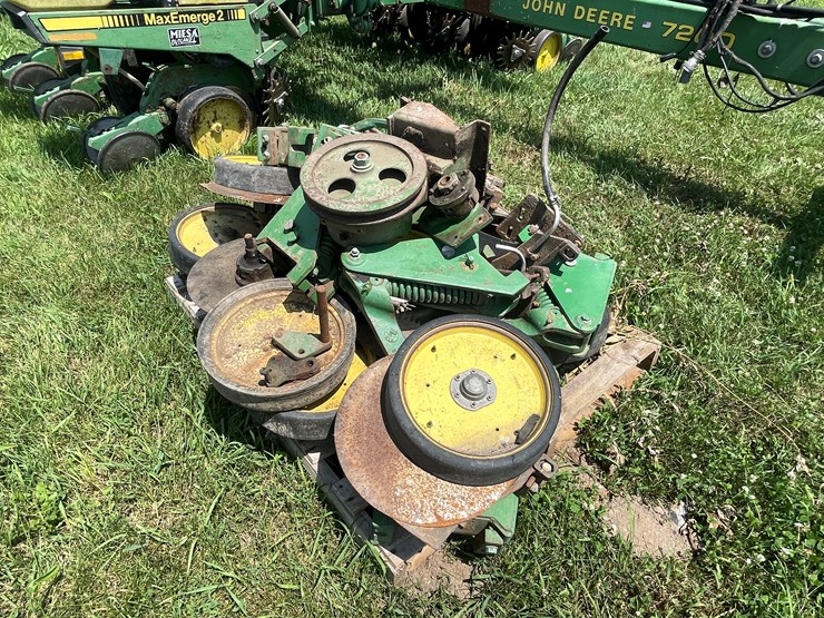 john-deere-7200-image-72