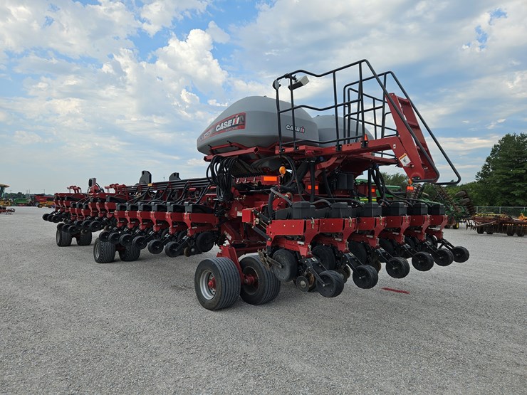 2013-case-ih-1265-image-11