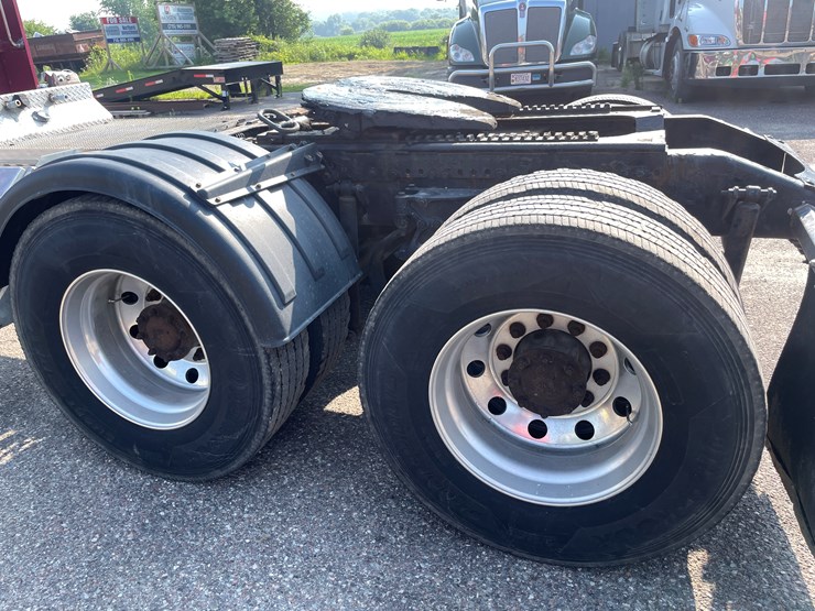 2007-peterbilt-379-image-22