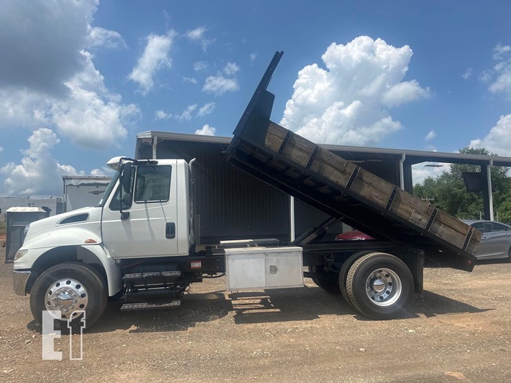 2015-international-durastar-4400-image-4