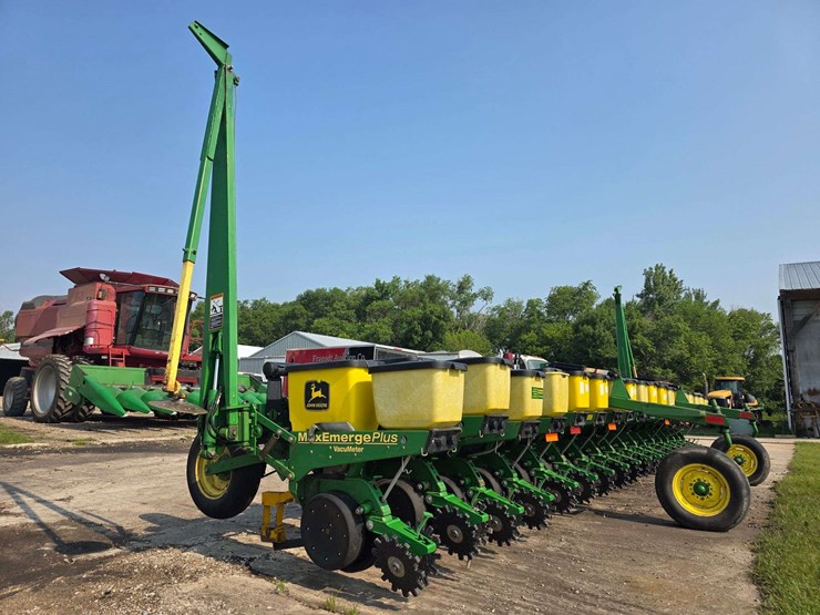 john-deere-1710-image-20