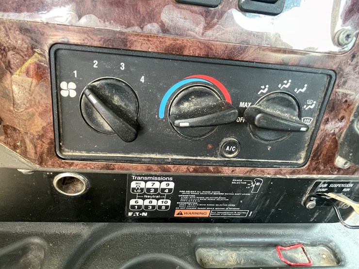 #1011-•-2007-international-truck-(has-wi-title)-image-33