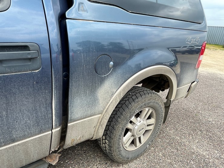 #1037-•-2005-ford-lariat-crew-cab-4x4-(has-wi-title)-image-39