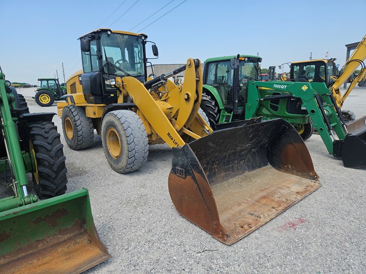 2015-caterpillar-930k-image-1