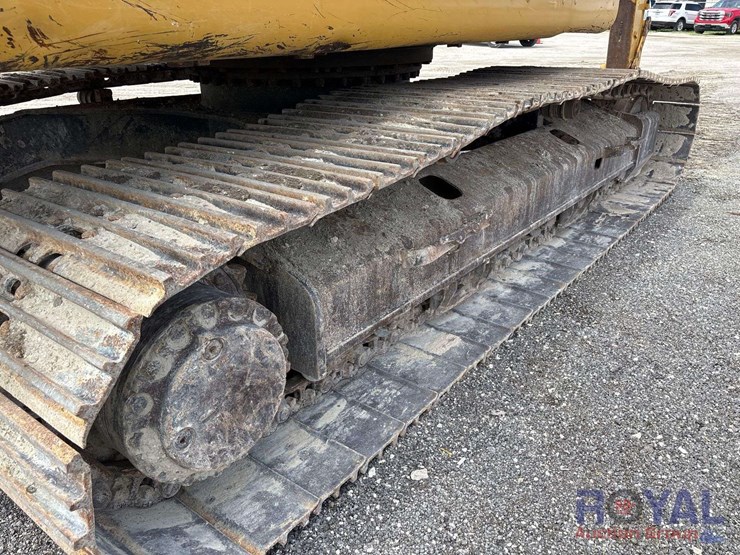 2017-caterpillar-326fl-image-35