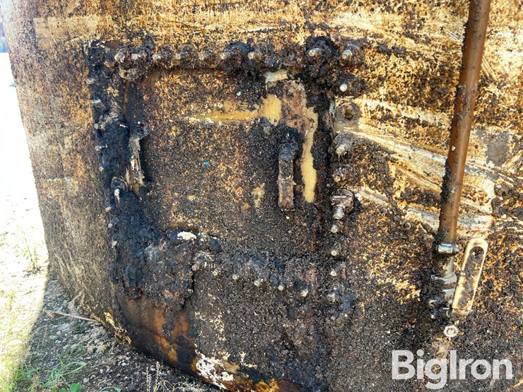 7,000-gallon-(approx.)-fiberglass-liquid-feed-storage-tank-image-12