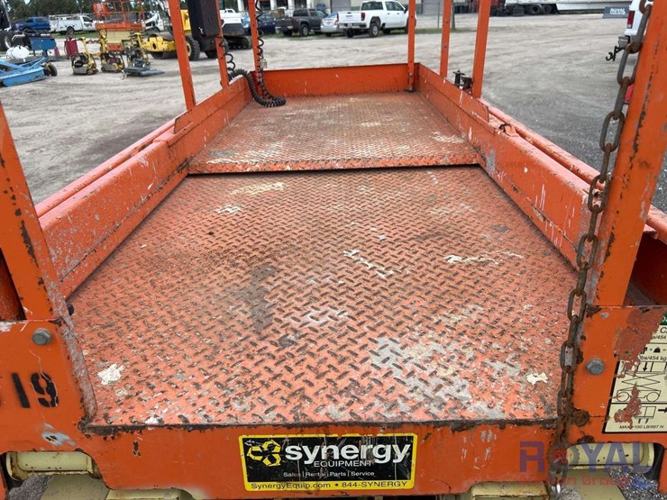 2018-jlg-3246es-image-13