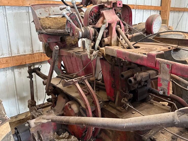 international-parts-tractor-image-5
